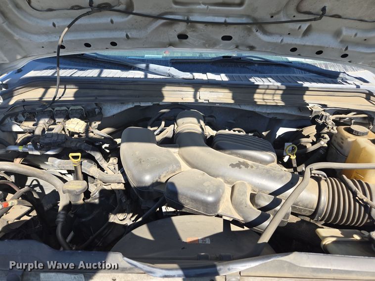 image for item YA0096 2009 Ford F250 Super Duty XL utility bed pickup truck