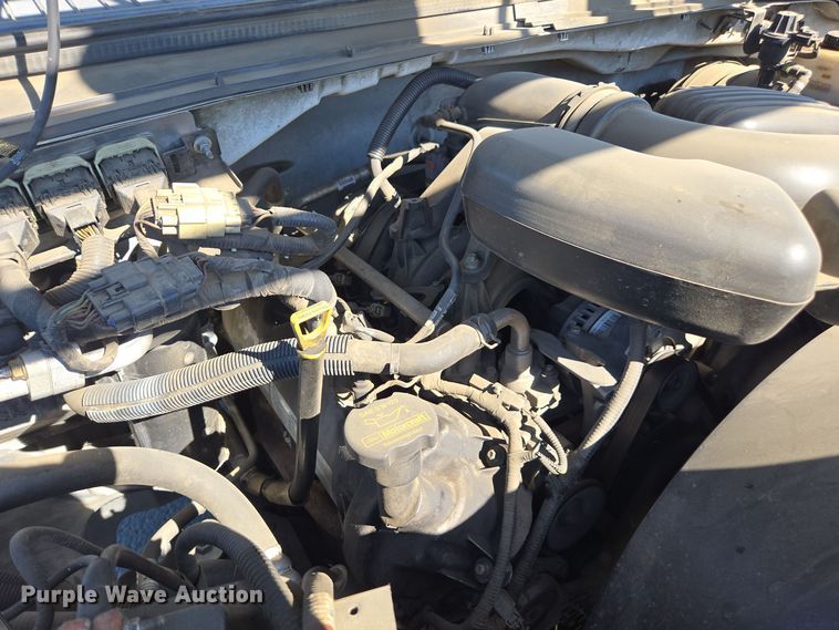 image for item YA0096 2009 Ford F250 Super Duty XL utility bed pickup truck