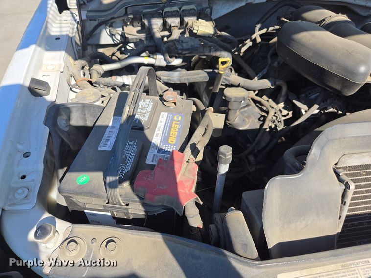 image for item YA0096 2009 Ford F250 Super Duty XL utility bed pickup truck