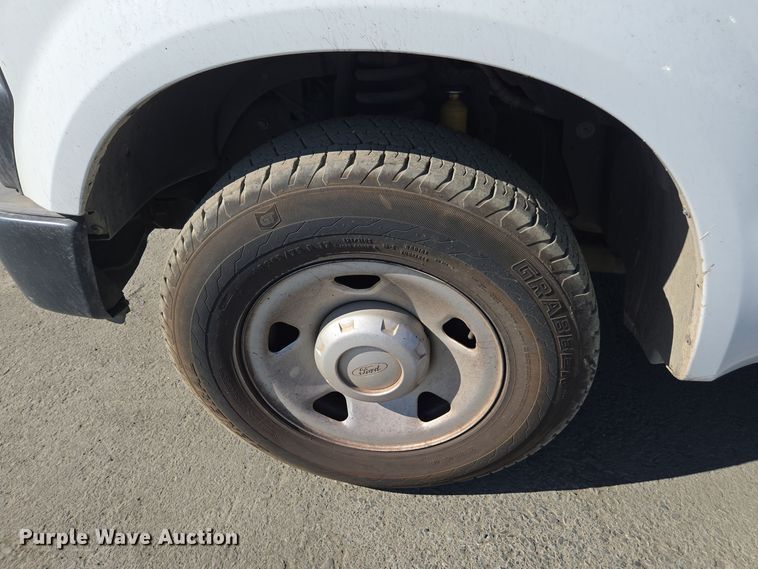 image for item YA0096 2009 Ford F250 Super Duty XL utility bed pickup truck