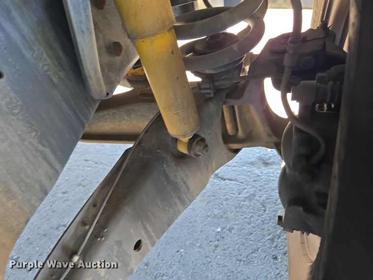 image for item YA0096 2009 Ford F250 Super Duty XL utility bed pickup truck