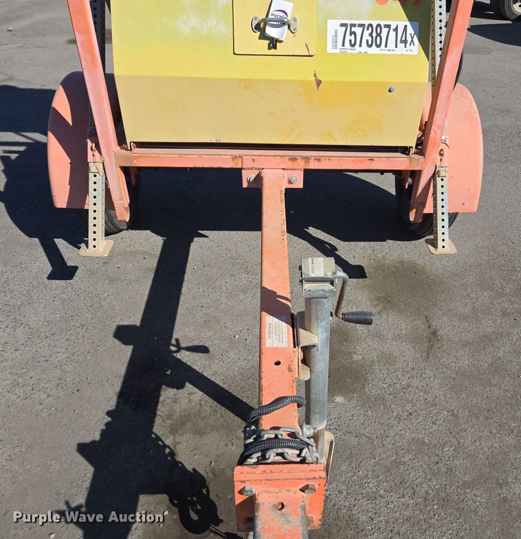 image for item YA0099 2002 Terex arrow board trailer