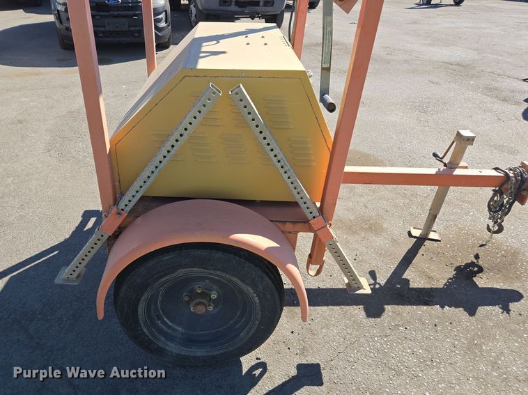 image for item YA0099 2002 Terex arrow board trailer