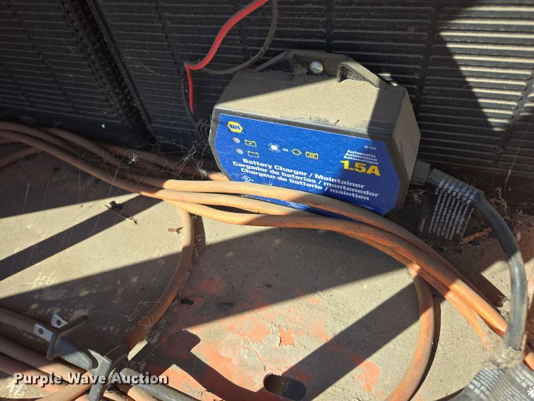 image for item YA0099 2002 Terex arrow board trailer