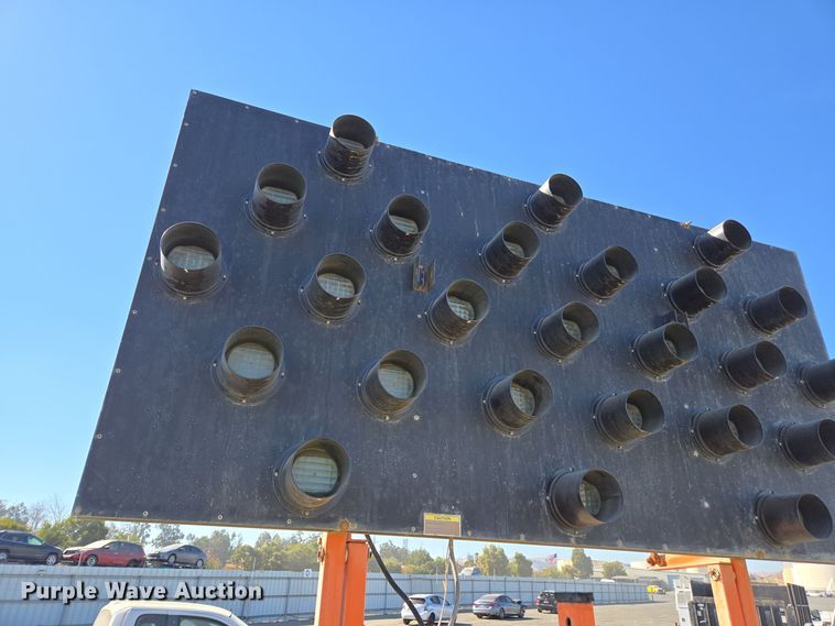 image for item YA0099 2002 Terex arrow board trailer