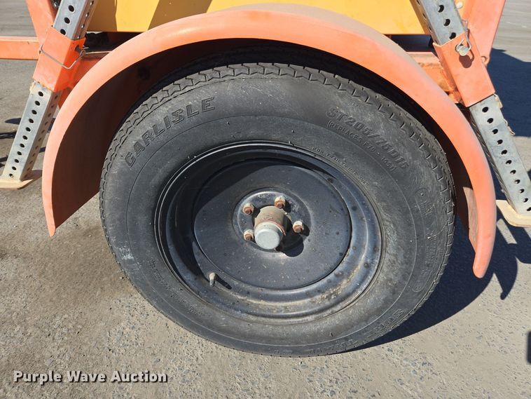 image for item YA0099 2002 Terex arrow board trailer