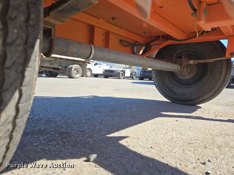 image for item YA0099 2002 Terex arrow board trailer