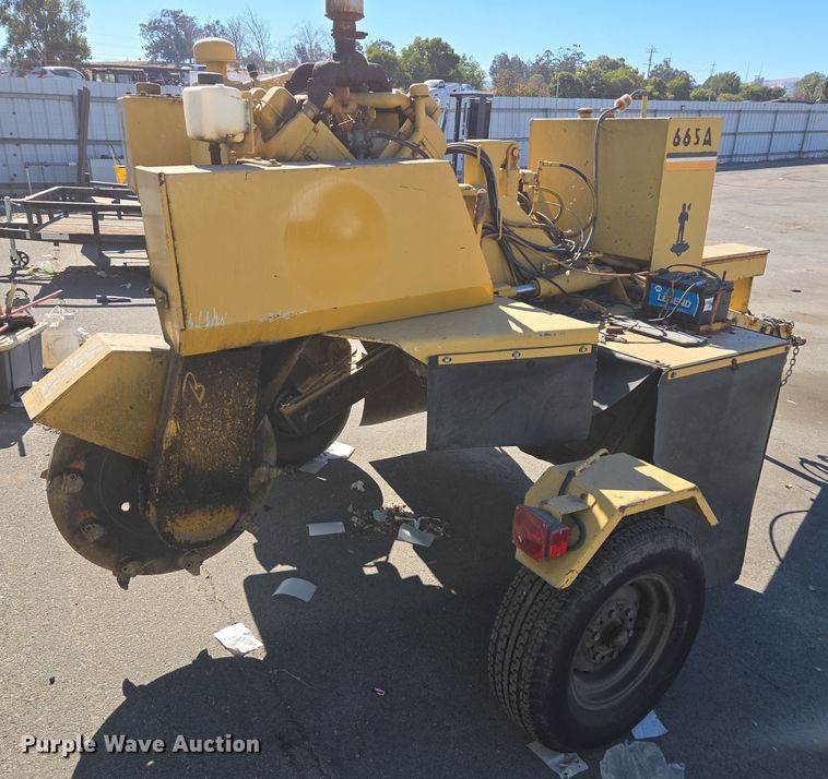 image for item YA0100 1990 Vermeer 665A stump grinder