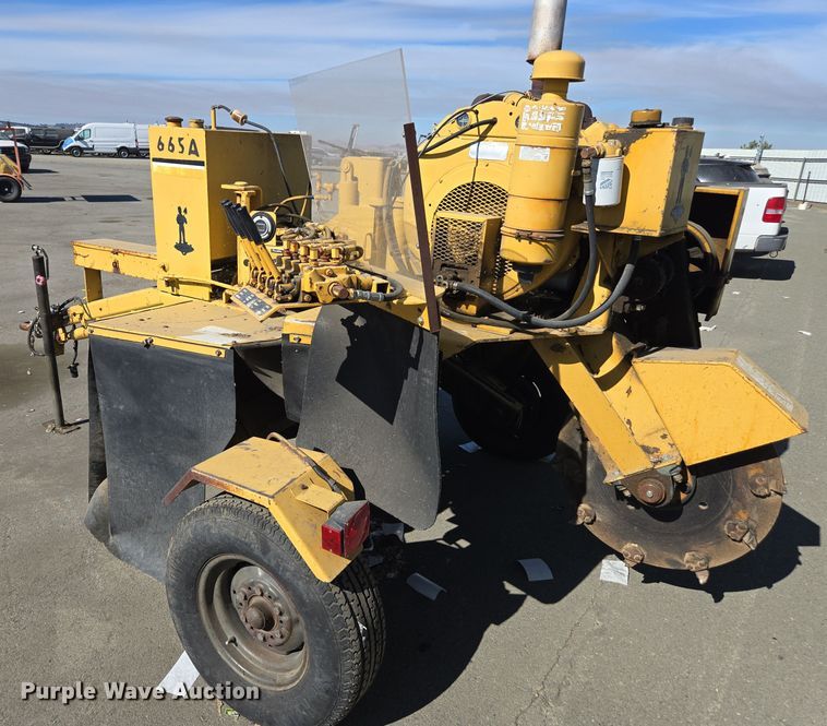 image for item YA0100 1990 Vermeer 665A stump grinder