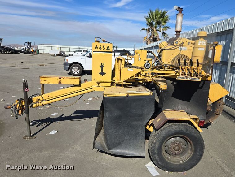 image for item YA0100 1990 Vermeer 665A stump grinder