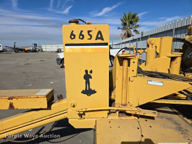 image for item YA0100 1990 Vermeer 665A stump grinder