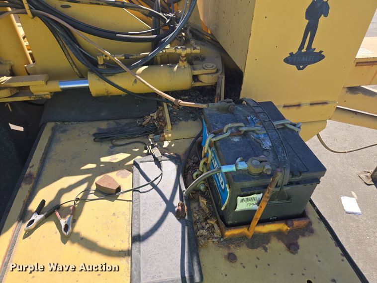 image for item YA0100 1990 Vermeer 665A stump grinder