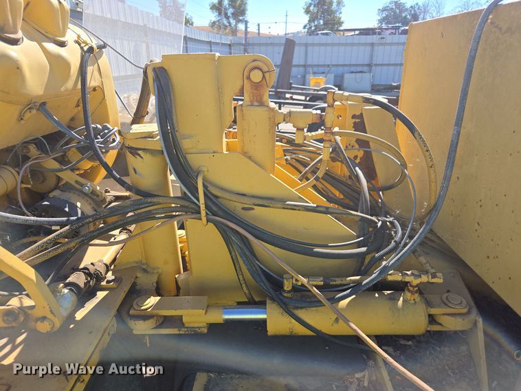 image for item YA0100 1990 Vermeer 665A stump grinder