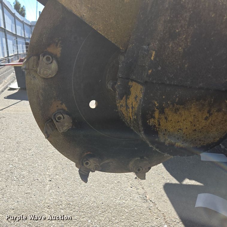 image for item YA0100 1990 Vermeer 665A stump grinder