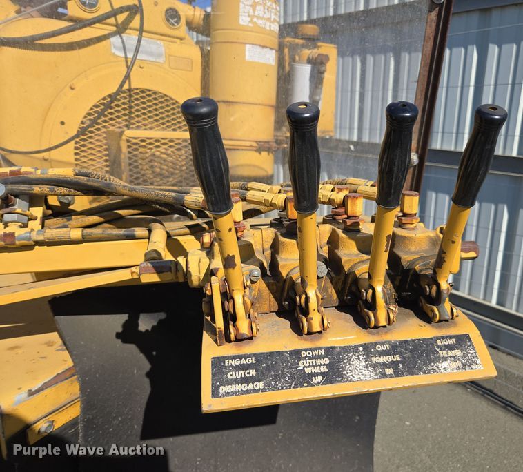 image for item YA0100 1990 Vermeer 665A stump grinder