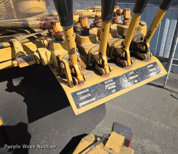 image for item YA0100 1990 Vermeer 665A stump grinder