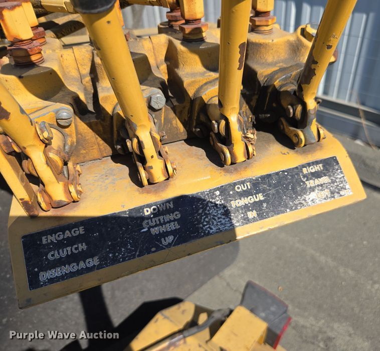 image for item YA0100 1990 Vermeer 665A stump grinder