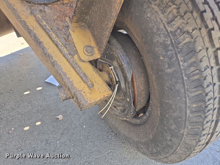 image for item YA0100 1990 Vermeer 665A stump grinder