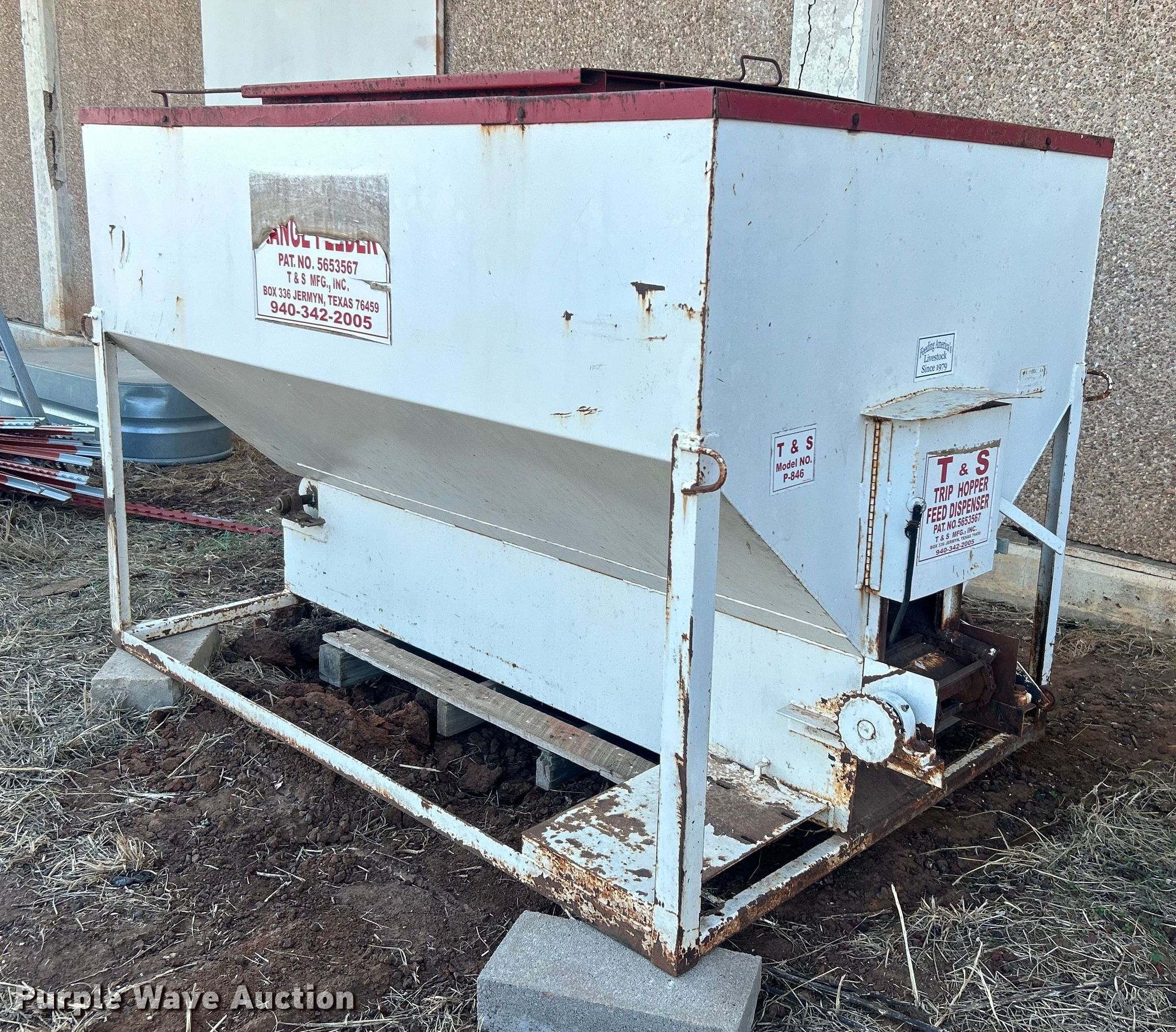 T & S Trip Hopper Feed Dispenser cake feeder in Stillwater, OK Item