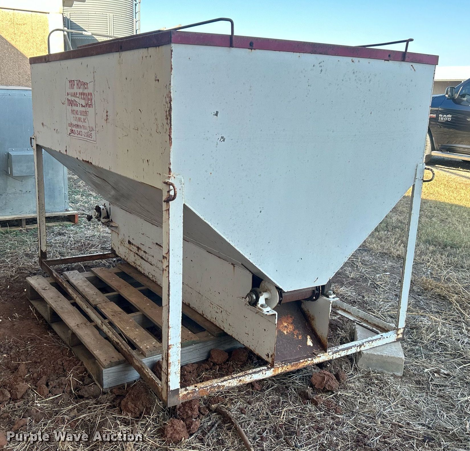 T & S Trip Hopper Feed Dispenser cake feeder in Stillwater, OK Item