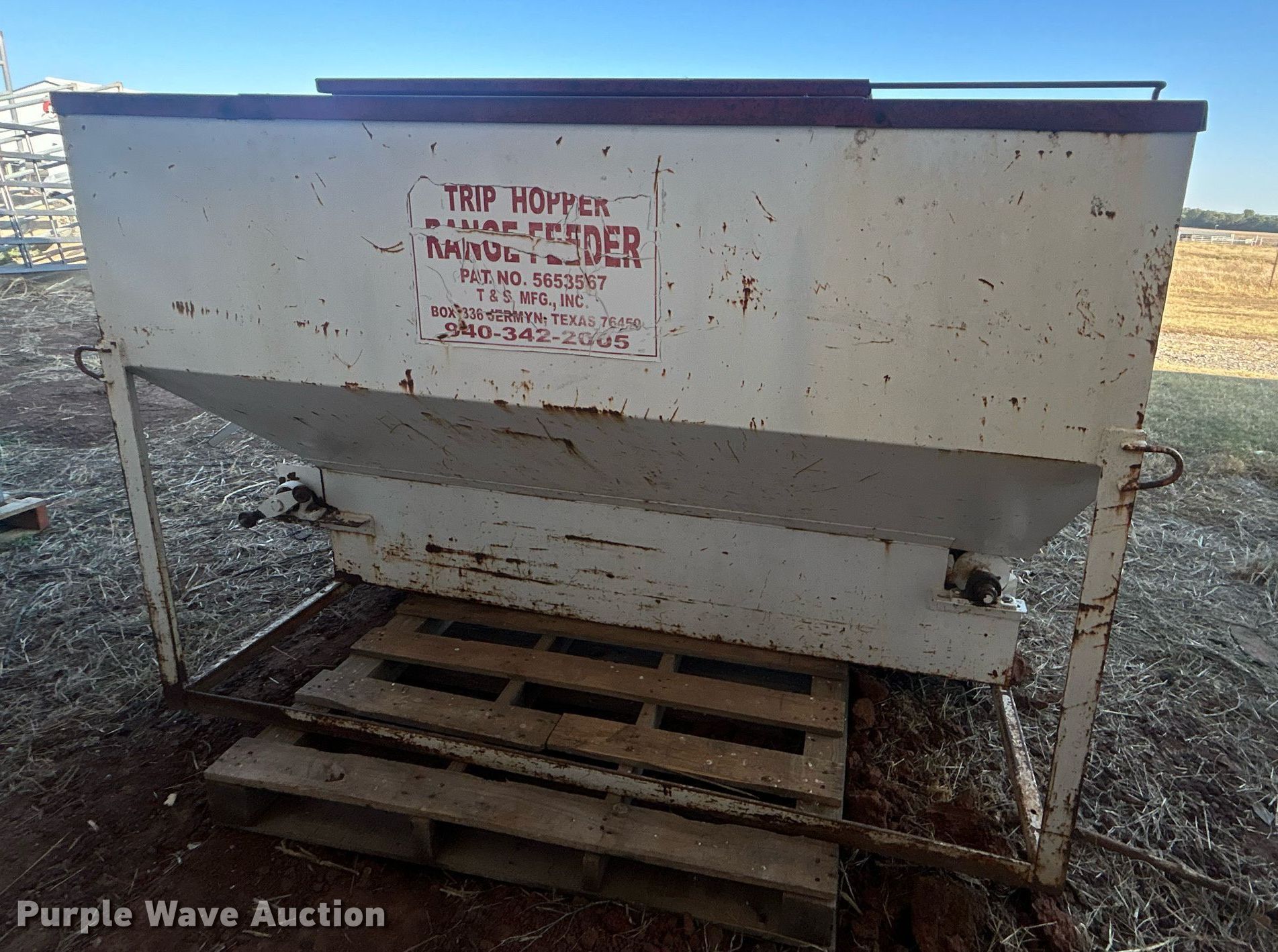T & S Trip Hopper Feed Dispenser cake feeder in Stillwater, OK Item
