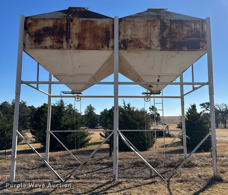 image for item DL0481 Grain storage bins