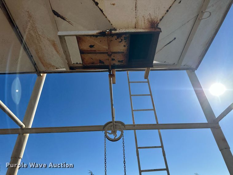 image for item DL0481 Grain storage bins