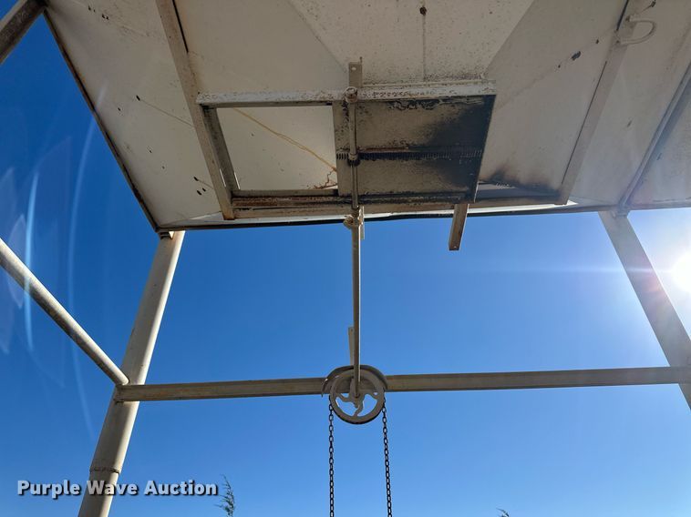 image for item DL0481 Grain storage bins