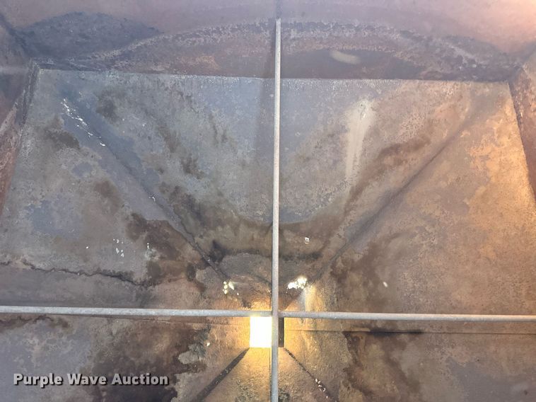 image for item DL0481 Grain storage bins