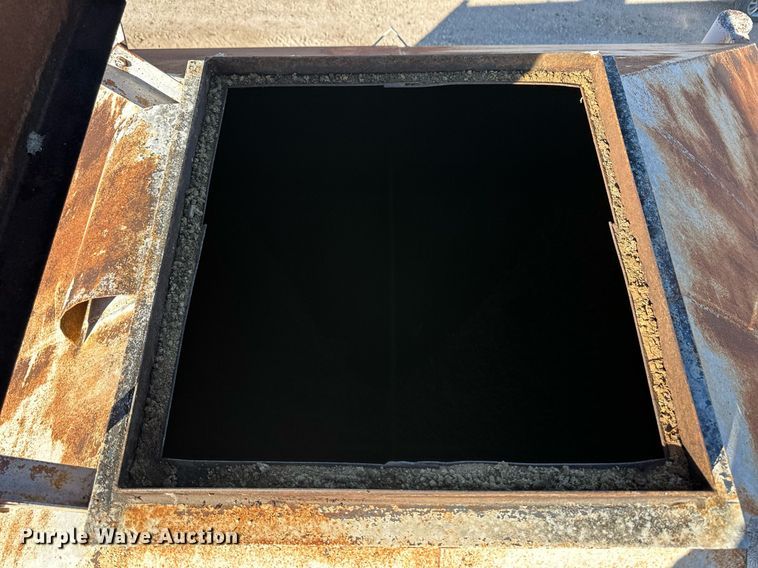 image for item DL0481 Grain storage bins