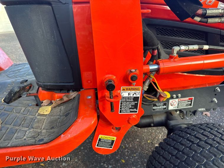 image for item DN0828 Kubota BX2370 MFWD tractor