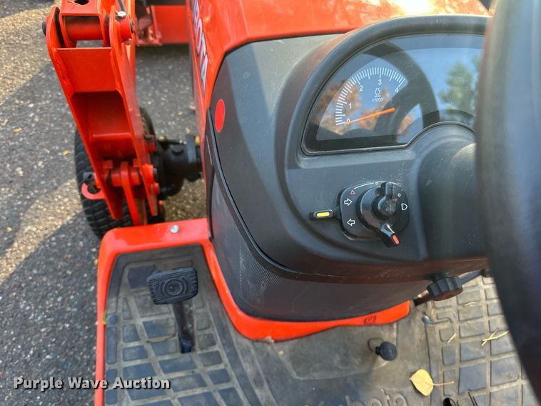 image for item DN0828 Kubota BX2370 MFWD tractor