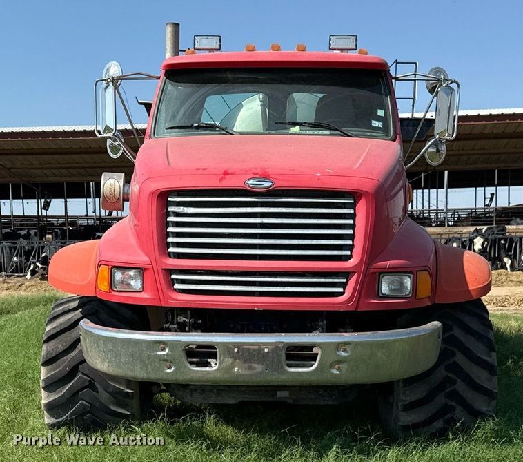 image for item DO2553 1999 Sterling applicator truck