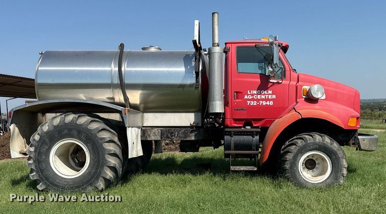 image for item DO2553 1999 Sterling applicator truck