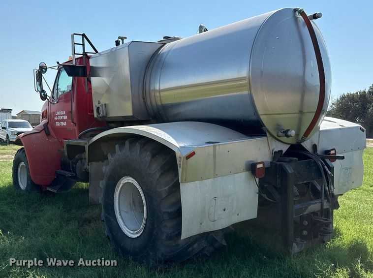 image for item DO2553 1999 Sterling applicator truck