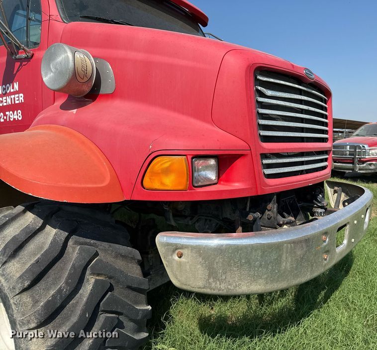 image for item DO2553 1999 Sterling applicator truck