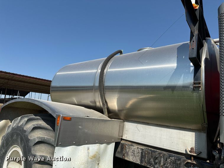 image for item DO2553 1999 Sterling applicator truck