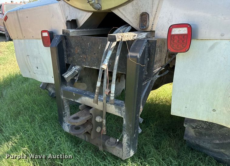 image for item DO2553 1999 Sterling applicator truck