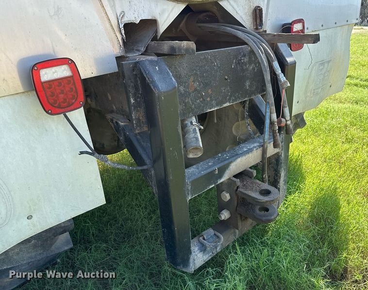 image for item DO2553 1999 Sterling applicator truck