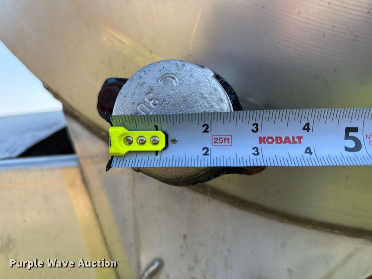 image for item DO2553 1999 Sterling applicator truck