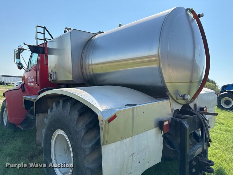 image for item DO2553 1999 Sterling applicator truck