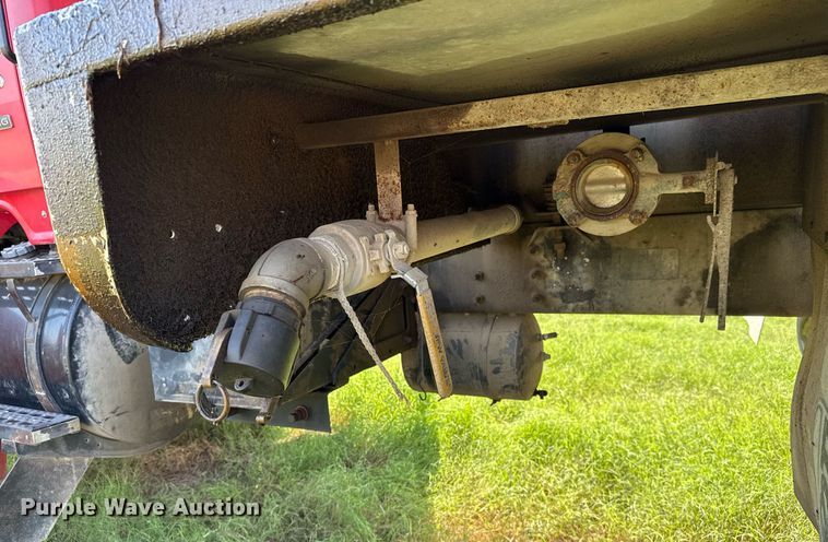 image for item DO2553 1999 Sterling applicator truck