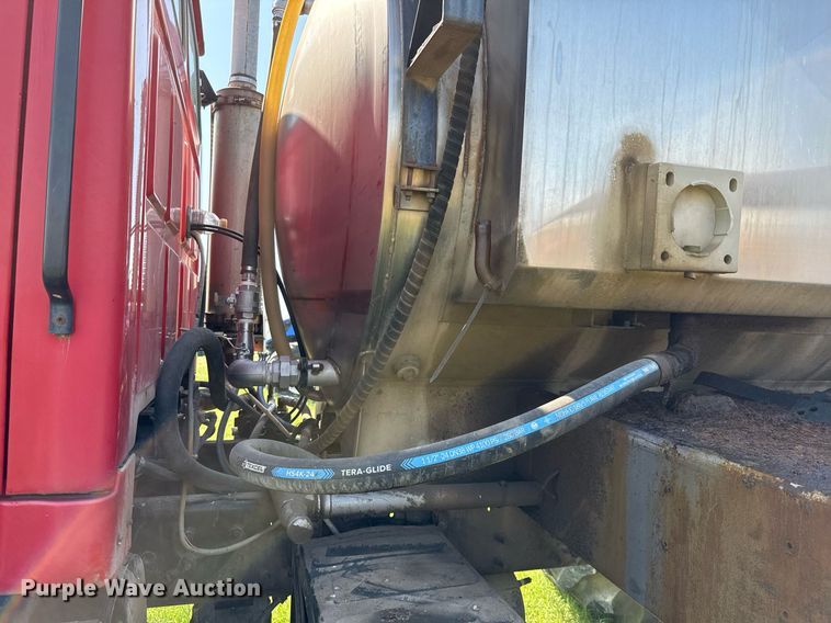 image for item DO2553 1999 Sterling applicator truck