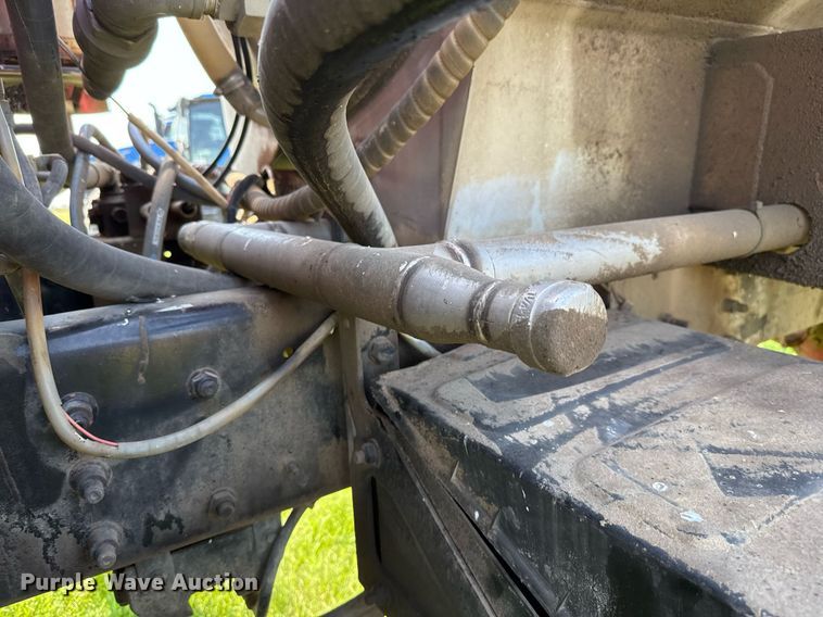 image for item DO2553 1999 Sterling applicator truck