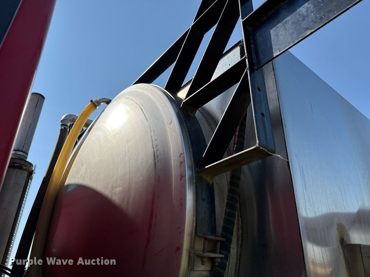 image for item DO2553 1999 Sterling applicator truck