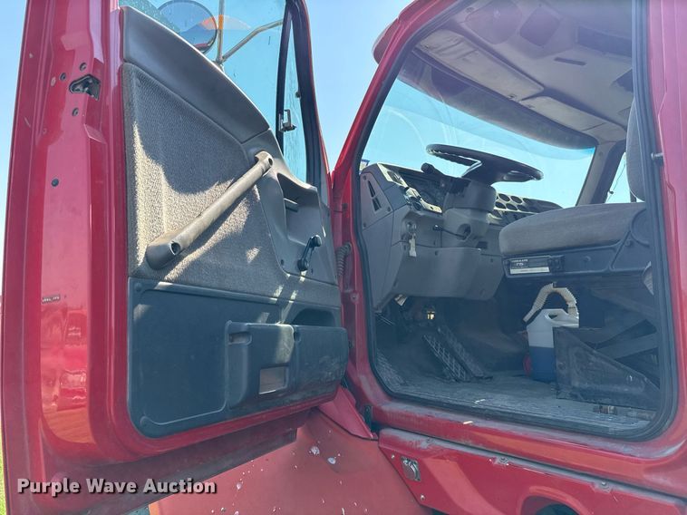 image for item DO2553 1999 Sterling applicator truck