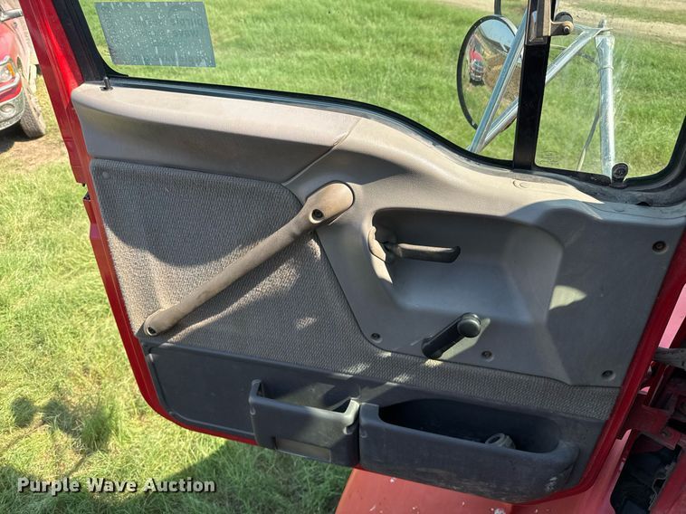 image for item DO2553 1999 Sterling applicator truck