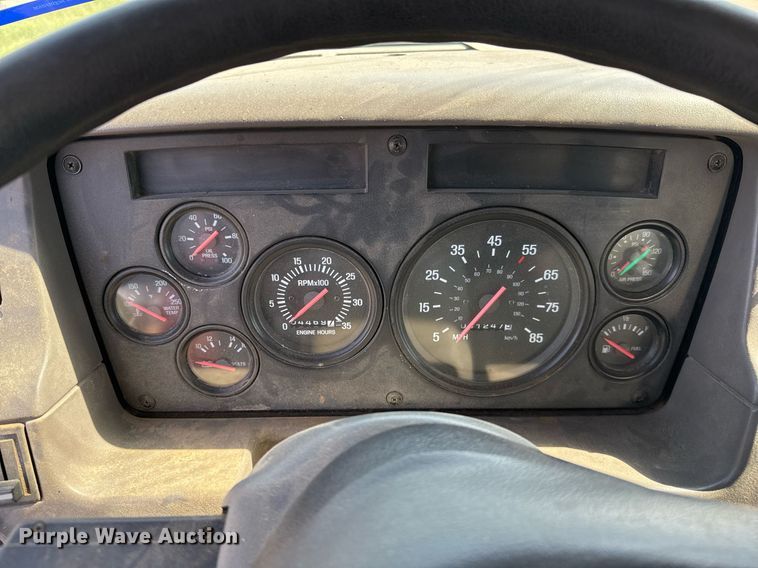 image for item DO2553 1999 Sterling applicator truck