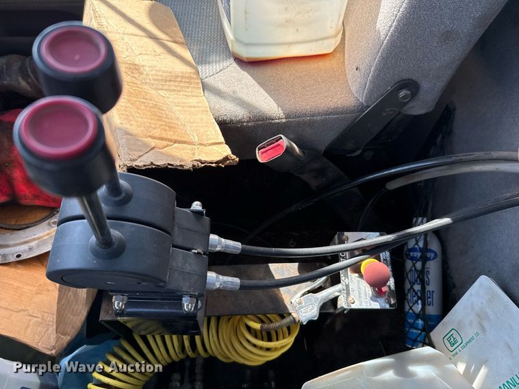 image for item DO2553 1999 Sterling applicator truck