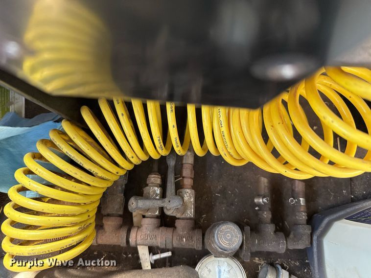 image for item DO2553 1999 Sterling applicator truck